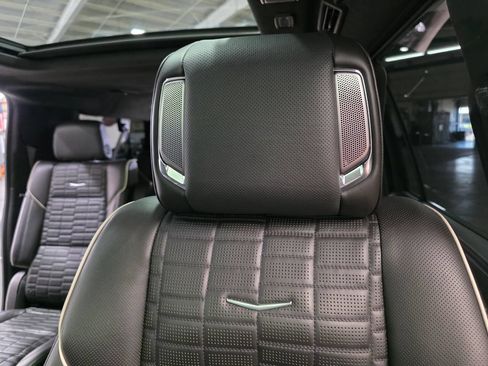 Used 2023 Cadillac Escalade ESV Sport Platinum w/ LPO, ONYX Package AWD/4WD image 36