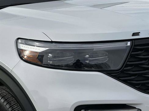 Used 2022 Ford Explorer ST-Line w/ Class IV Trailer Tow Package image 8