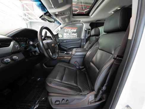 Used 2018 Chevrolet Suburban LT AWD/4WD image 9