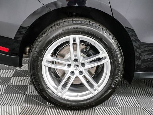 Certified 2026 Porsche Macan Turbo AWD/4WD image 39