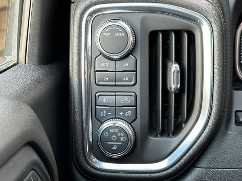 Used 2022 GMC Sierra 2500 AT4 w/ AT4 Premium Plus Package AWD/4WD image 32