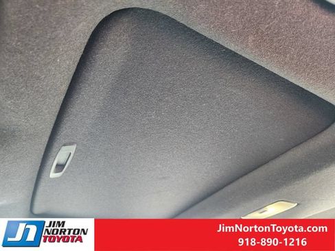 Used 2025 Toyota Corolla SE w/ SE Premium Package FWD image 26