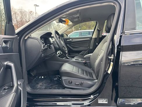 Used 2024 Volkswagen Jetta SE image 23