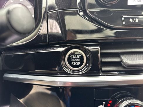 Used 2023 Nissan Pathfinder Platinum image 28