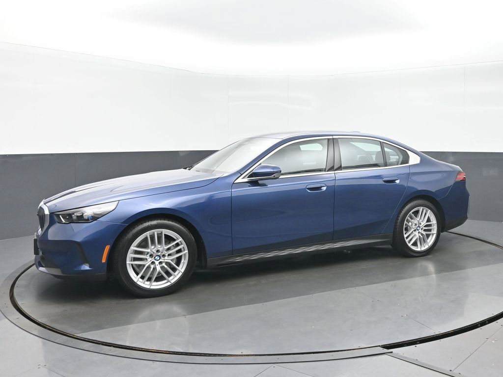 Used 2024 BMW 530i xDrive w/ Premium Package AWD/4WD image 7