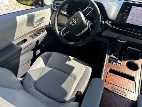 Used 2023 Toyota Sienna XLE w/ XLE Plus Package AWD/4WD image 25