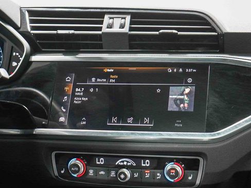 Used 2024 Audi Q3 2.0T Premium AWD/4WD image 16