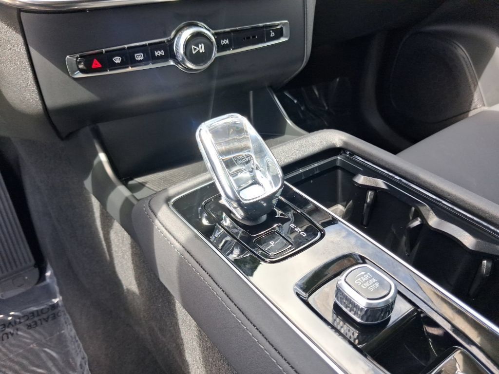 Certified 2026 Volvo XC90 B6 Plus AWD/4WD image 22
