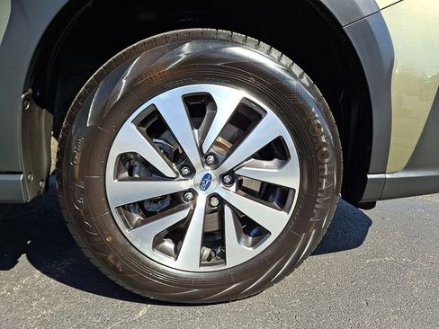 Used 2025 Subaru Outback Premium AWD/4WD image 8
