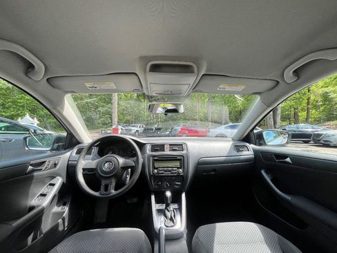 Used 2011 Volkswagen Jetta Sedan FWD image 22