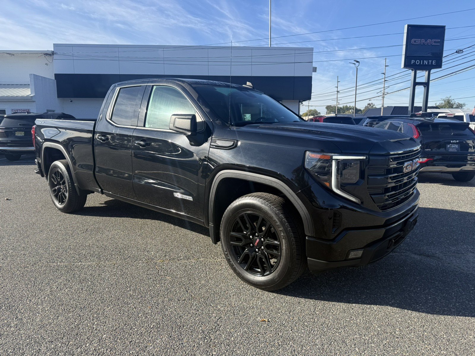 Used 2023 GMC Sierra 1500 Elevation AWD/4WD image 1