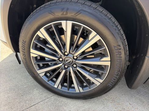 New 2026 Nissan Pathfinder Platinum image 8