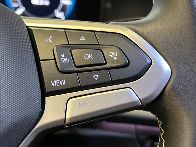 Used 2025 Volkswagen Tiguan SE FWD image 22