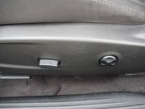 Certified 2016 Dodge Challenger R/T w/ Cold Weather Group image 18