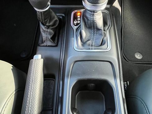 New 2025 Jeep Gladiator Mojave image 18