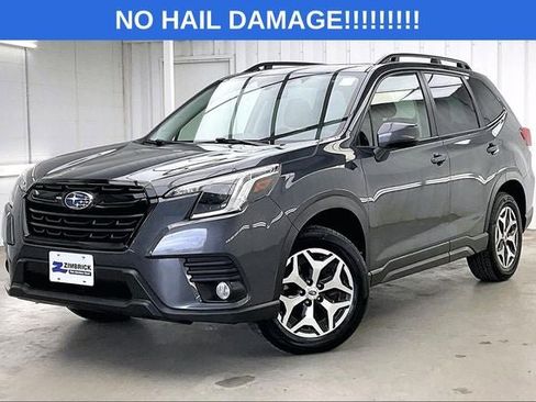 Used 2022 Subaru Forester Premium AWD/4WD image 2