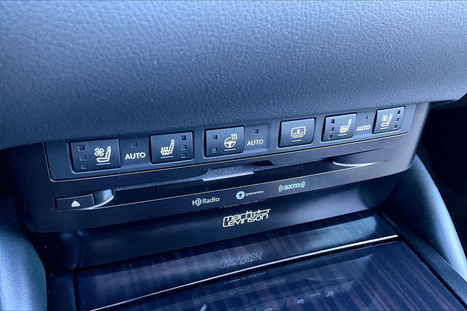 Used 2021 Lexus ES 300h w/ Accessory Package FWD image 32