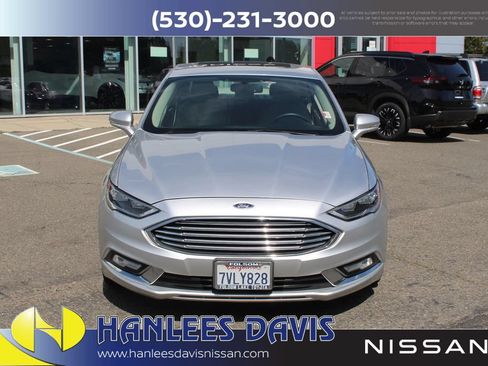 Used 2017 Ford Fusion SE w/ Fusion SE Technology Package FWD image 4