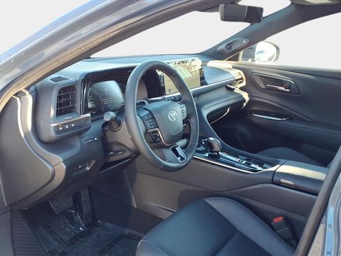 Used 2025 Toyota Crown Signia image 7