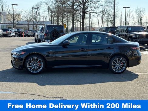 Used 2024 Alfa Romeo Giulia Ti image 10