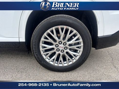 Used 2024 GMC Acadia Denali image 7