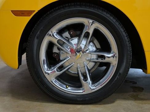 Used 2005 Chevrolet SSR w/ Preferred Equipment Group RWD image 8