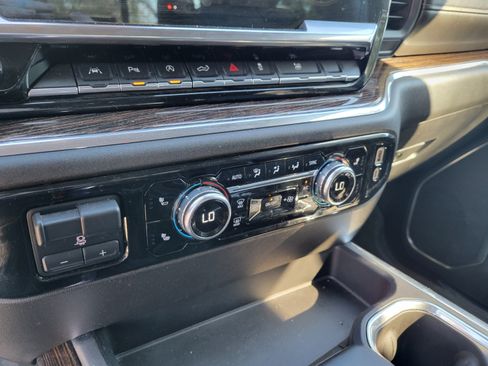 Used 2024 GMC Sierra 1500 Elevation w/ Elevation Premium Package RWD image 18