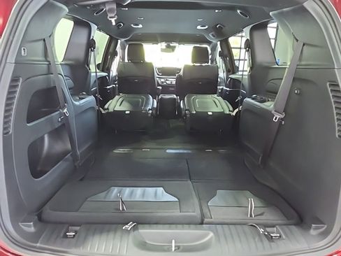 Used 2023 Chrysler Pacifica Touring-L w/ S Appearance Package FWD image 33