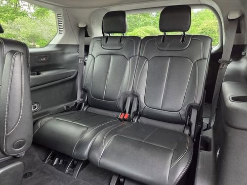 Used 2023 Jeep Grand Cherokee L Limited AWD/4WD image 13