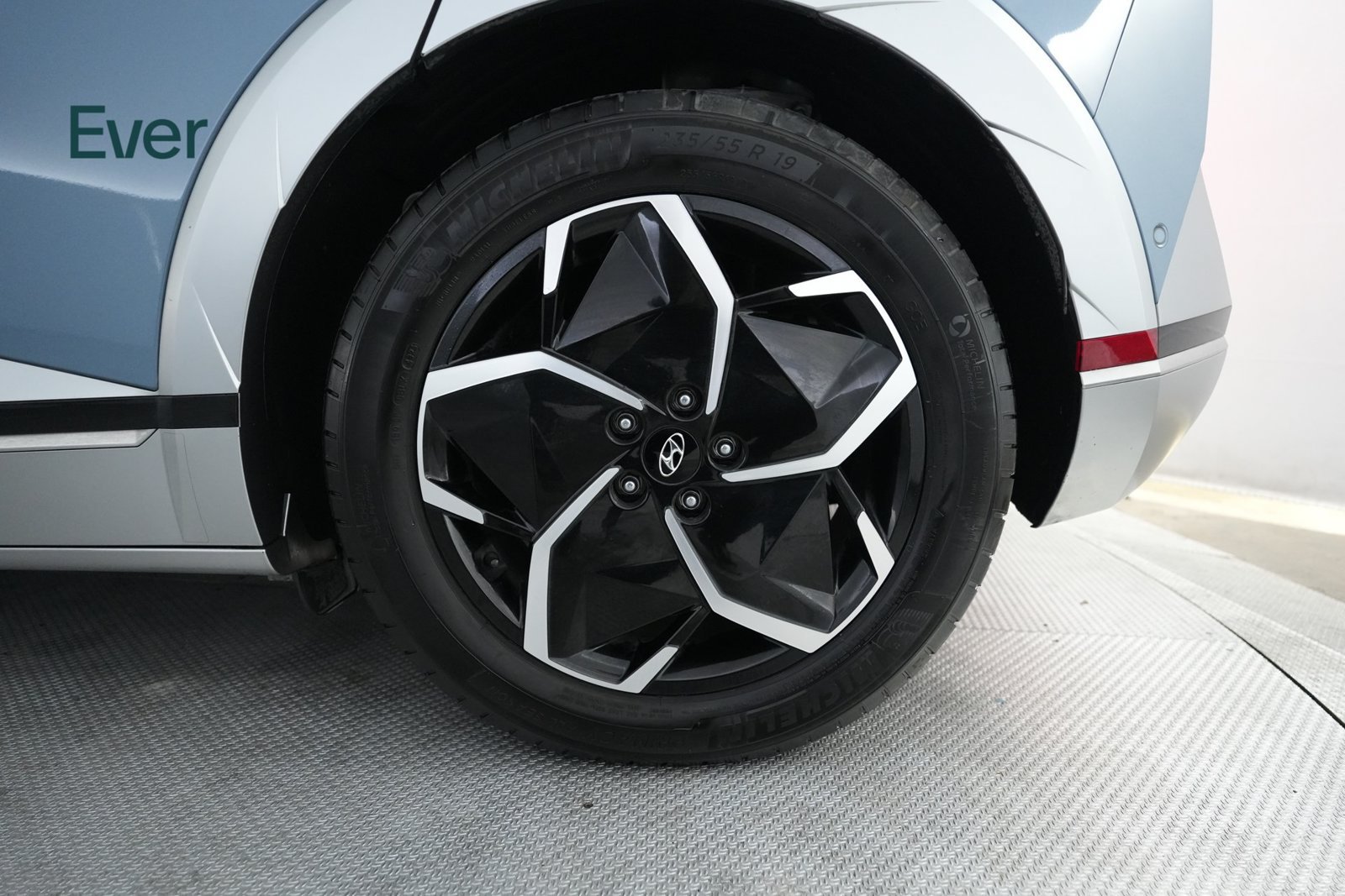 Used 2024 Hyundai Ioniq 5 Limited RWD image 9