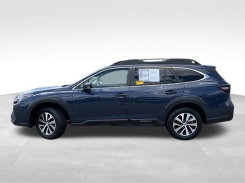 Used 2024 Subaru Outback Premium AWD/4WD image 2