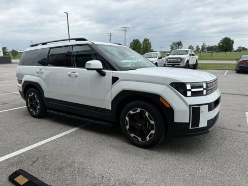 Used 2025 Hyundai Santa Fe SEL image 3