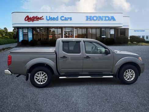 Used 2020 Nissan Frontier SV w/ SV Utility Package AWD/4WD image 6
