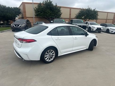 Certified 2022 Toyota Corolla LE w/ LE Convenience Package FWD image 3