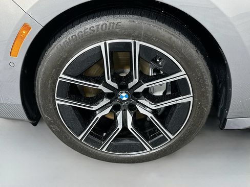 Used 2026 BMW 740i xDrive AWD/4WD image 31