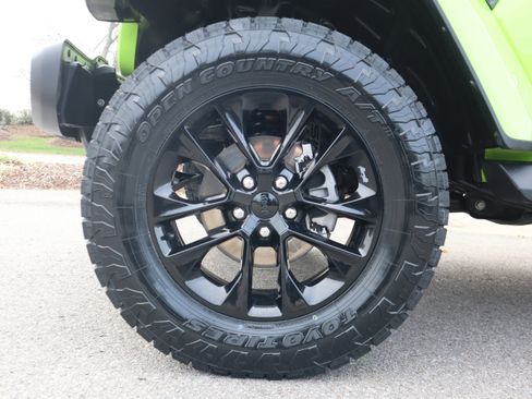 Used 2021 Jeep Wrangler Unlimited Sahara w/ Cold Weather Group image 12