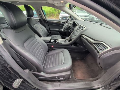 Used 2014 Ford Fusion SE w/ Equipment Group 202A FWD image 15