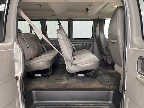 Used 2010 Chevrolet Express 2500 LT w/ LT Preferred Equipment Group RWD image 22