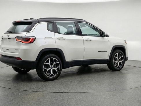 Used 2025 Jeep Compass Limited AWD/4WD image 9