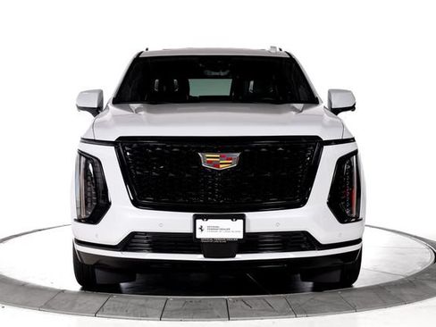 Used 2026 Cadillac Escalade Platinum Sport w/ LPO, Floor Liner Package AWD/4WD image 10
