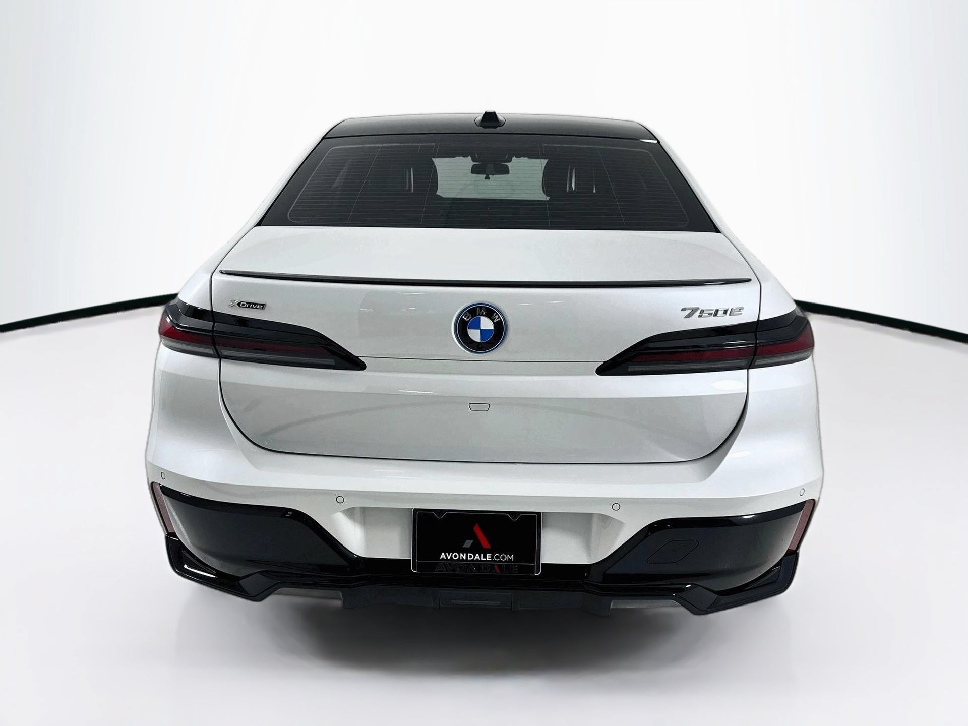 Used 2026 BMW 750e xDrive w/ Executive Package AWD/4WD image 7