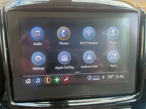 Used 2022 Chevrolet Traverse LT image 36