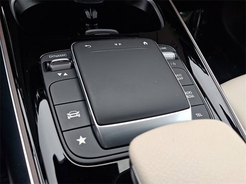 Used 2023 Mercedes-Benz GLA 250 4MATIC image 23