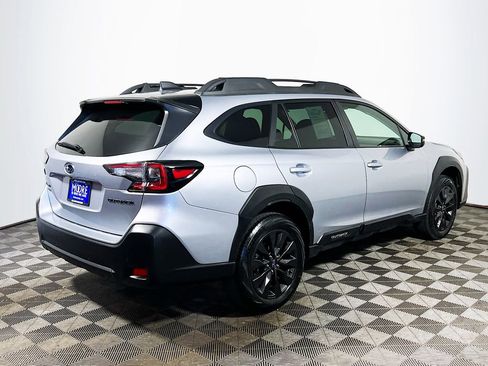 Used 2025 Subaru Outback Onyx Edition AWD/4WD image 7