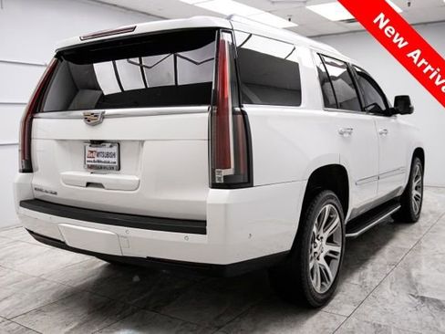 Used 2019 Cadillac Escalade Luxury image 9
