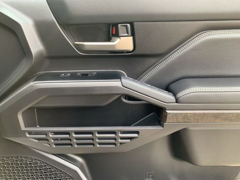 Used 2025 Toyota Tacoma Limited image 19