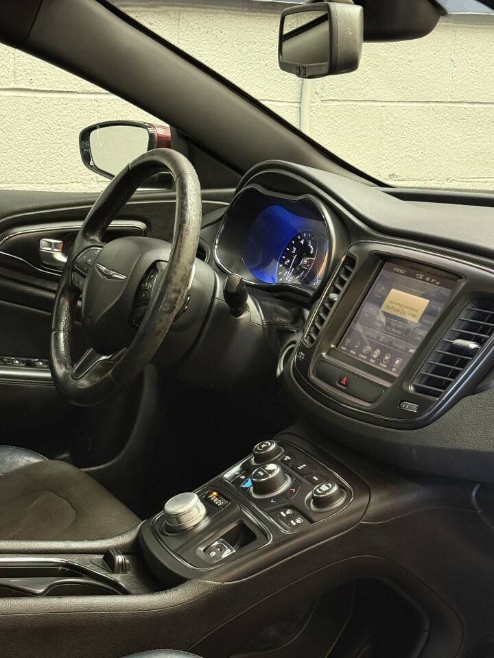 Used 2016 Chrysler 200 S w/ Comfort Group AWD/4WD image 6