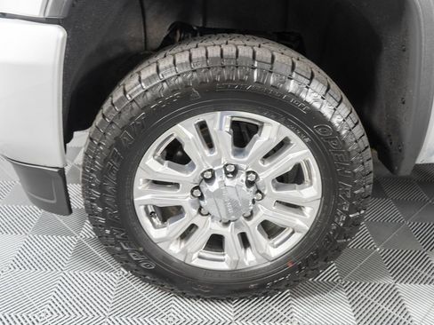 Used 2018 GMC Sierra 2500 Denali w/ Duramax Plus Package AWD/4WD image 26