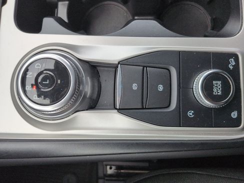 Used 2024 Ford Explorer XLT w/ Class IV Trailer Tow Package image 12