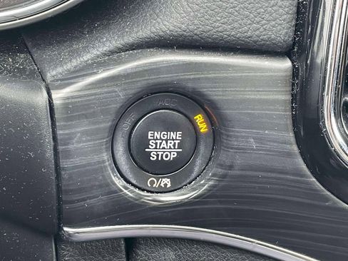 Used 2019 Jeep Grand Cherokee Limited image 24